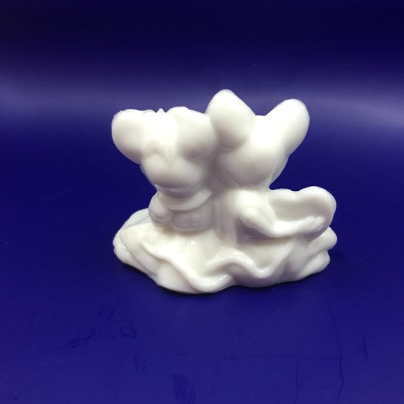 VTG Summit Glass Milk Glass Mice "Couple In Love" - Picture 2 of 3